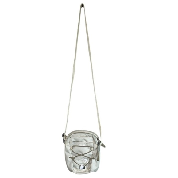 The North Face Jester Crossbody Bag TNF White Metallic Mid Grey 2.3lt 2 Way Zip - Picture 2 of 15